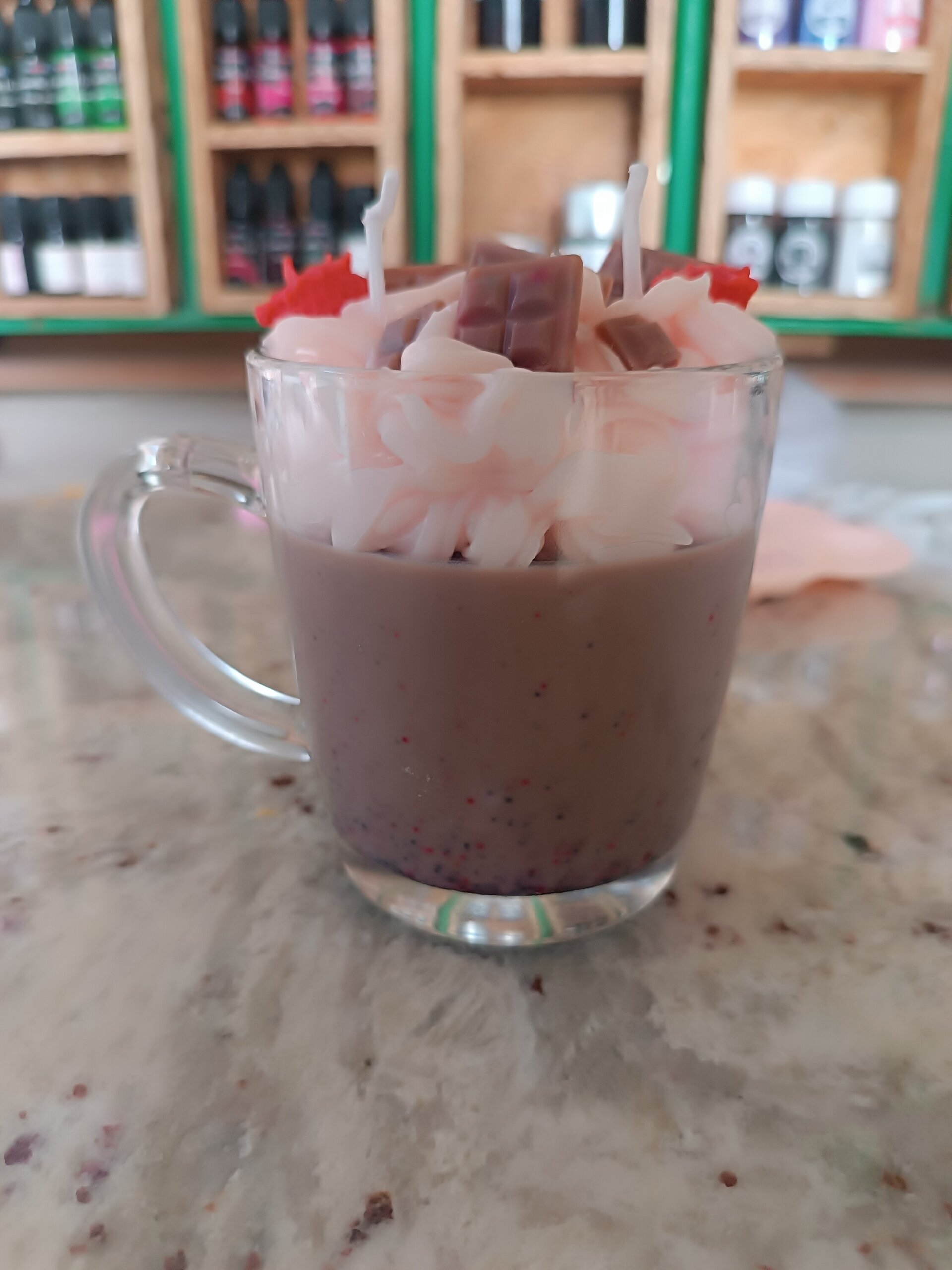 Chocolate a la taza con fresa y nata - 2